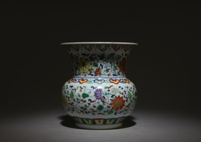A Doucai Glaze Pot