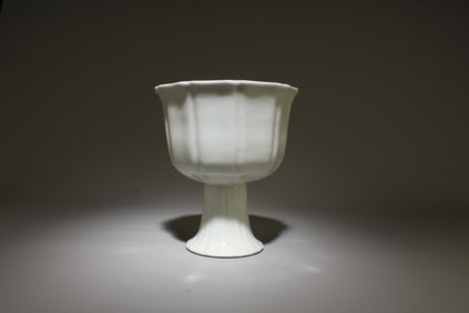 A White Stem Cup