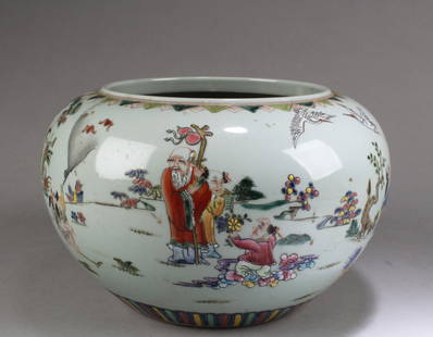 Chinese Famille Verte Porcelain Jar: Chinese Famille Verte Porcelain Jar. 'Sheng De Tang' mark at base. Diameter: 10.5"