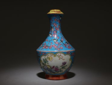 A Chinese Fencai Vase Depicting Birds and Flowers