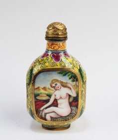 An Enamel Snuff Bottle, depicting a Lady