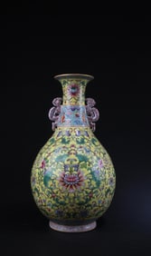 Chinese Porcelain Vase