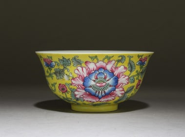 A Magnificent Daoguang Imperial Peony Bowl