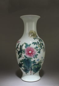 A beautiful Daoguang imperial vase