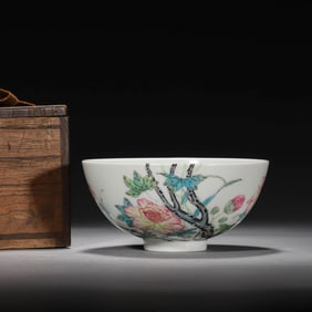 A Fencai Enamel Floral Bowl