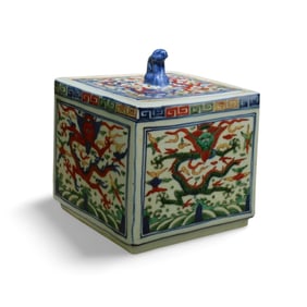 A Wucai Container with Lid