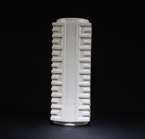 A Porcelain 'Cong' vase