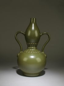 A Tea Dust Color Porcelain Vase