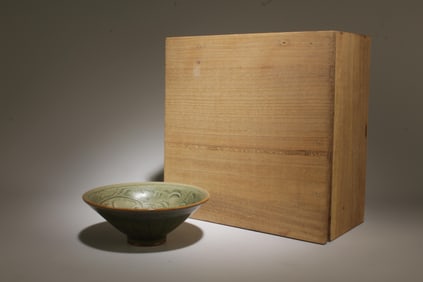 A Yaozhou Bowl with Box