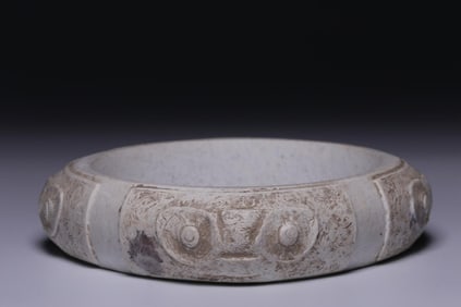A Jade Bracelet with Beast Motif from Liangzhu Culture
