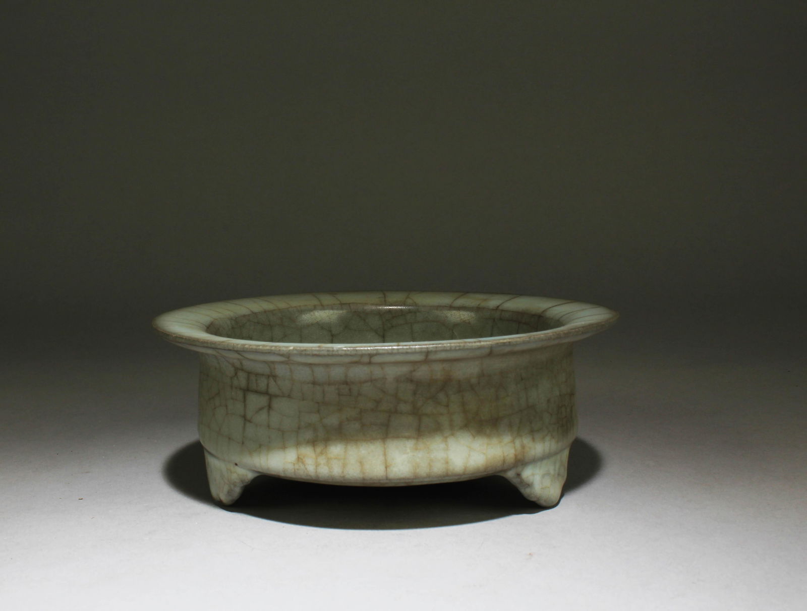 A Guanyao Ink Washer: A Guanyao Ink Washer. Dimensions: 6.5" x 2.5"