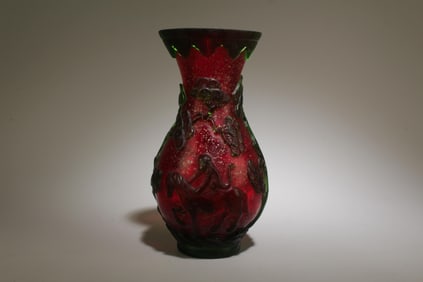 A Pekking Glass Vase
