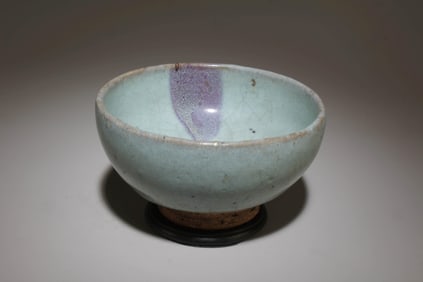 A Junyao Bowl with Stand