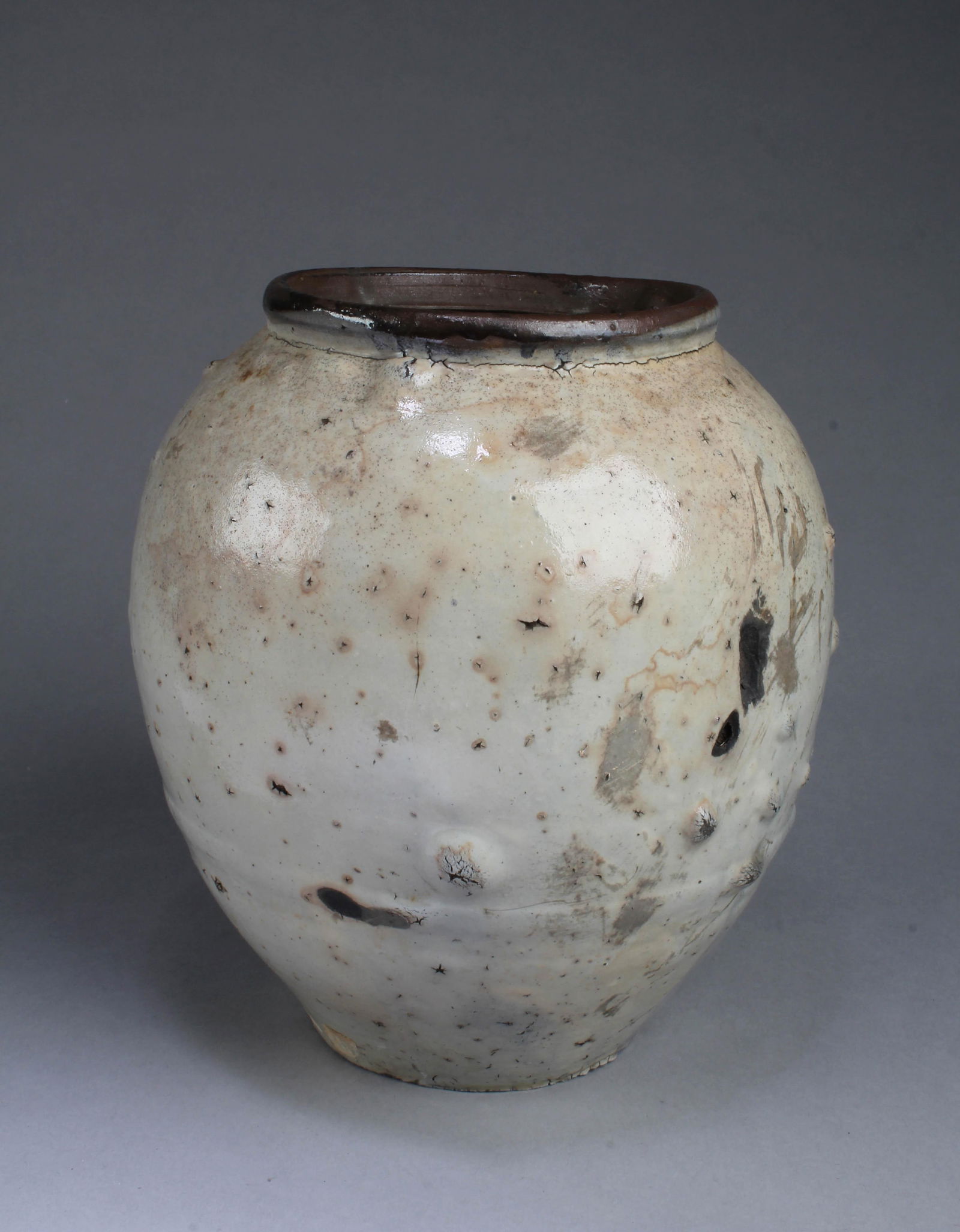 A Korean Pottery Jar (1 of 7)