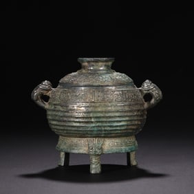 A Bronze Gui Vessel