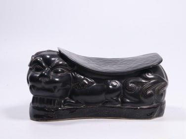 A Cizhou Ware Pillow with Beast Motif
