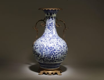 A Blue and White Vase