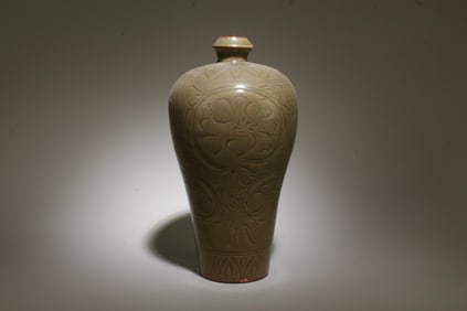 A Yaozhou Meiping Vase