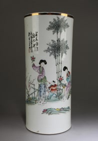 A Porcelain Hat Holder, early 20th C