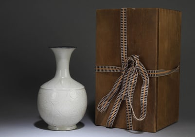 A Chinese Dingyao Vase