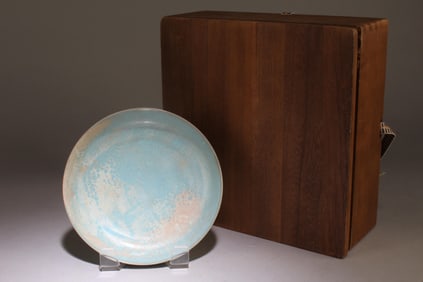 A Ruyao Plate