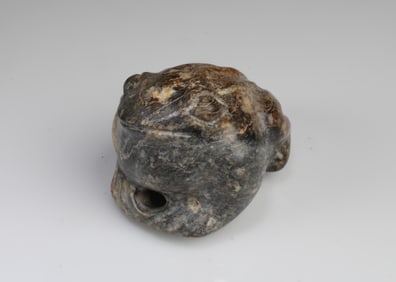 A Carved Jade Frog Ornament