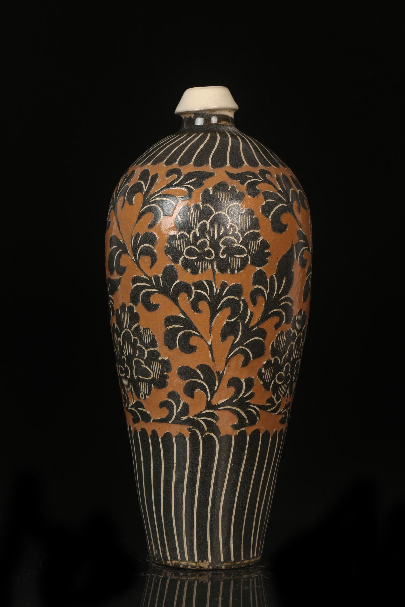 A Cizhou Meiping Vase (1 of 9)