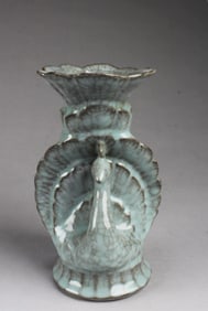 Chinese Geyao Vase