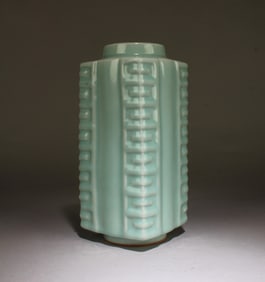 Chinese Monochrome 'Cong' Porcelain Vase