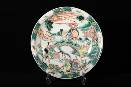 A Wucai Figure Plate