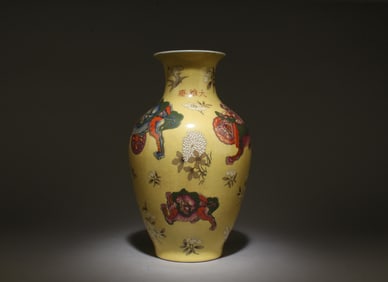 A Da Ya Zhai Qilin Vase