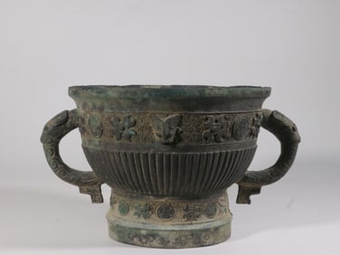 A Bronze Gui with Beast Motif