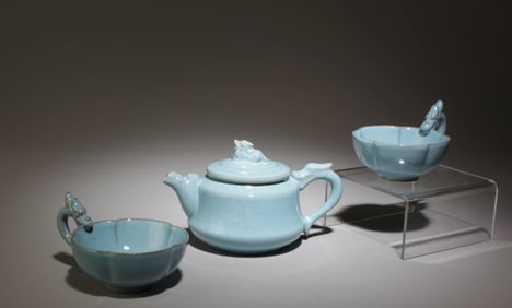 A Ruyao Teaset