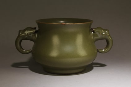 A Chinese Tea-Dust Porcelain Pot