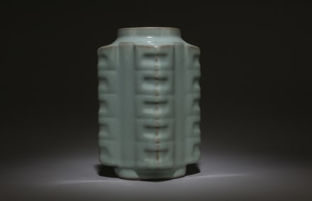 A Ruyao Cong Vase