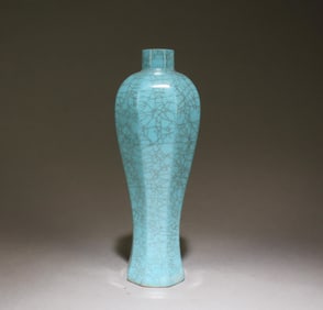 Chai Kiln Blue Glaze Ice Crack Vase