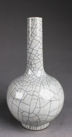 Chinese Crackleware Porcelain Vase