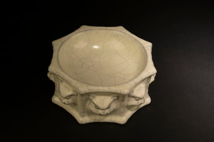 A Glazed Crackleware Ink Washer