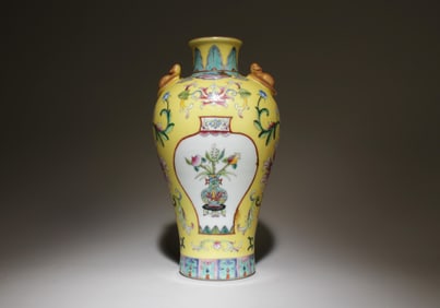 A Falangcai Vase