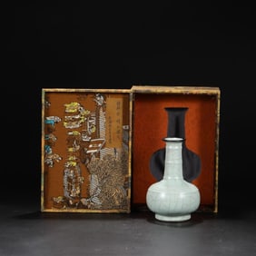 A Guan Ware Celadon Ribbed Vase with Silver Rim Attributed to the Southern Song Period