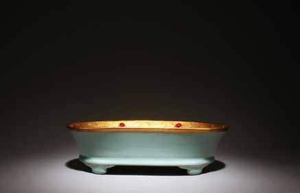 A Ruyao Ink Washer with Gilt Gold and Inlaid Gems