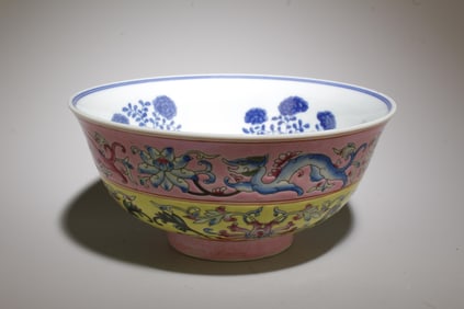 A Fencai Blue and White Bowl