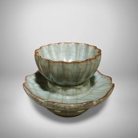 A Guanyao Cup with Stand