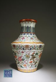 A Fencai Pocelain Vase