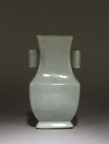 Chinese Ruyao Vase