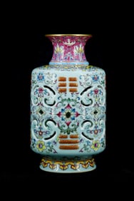 A Fencai Porcelain Vase