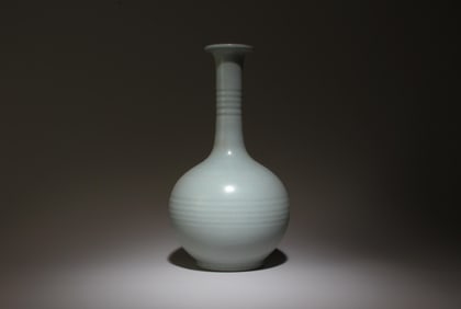A Chinese Ruyao Vase