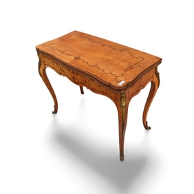 A Wooden Table With Expandable Top