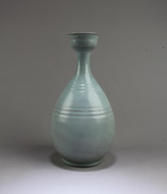 Chinese Ruyao Vase