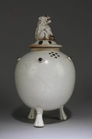 A Chinese Dingyao Tripod Jar